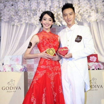 王阳明 、王心恬携手演绎GODIVA歌帝梵婚礼系列