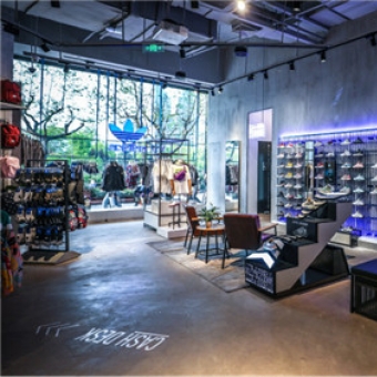 adidas Originals阿迪达斯三叶草杭州银泰武林店全新耀目登场